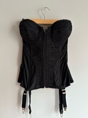 Frederick's of Hollywood Black Lace Bra Top/Corset/Bustier